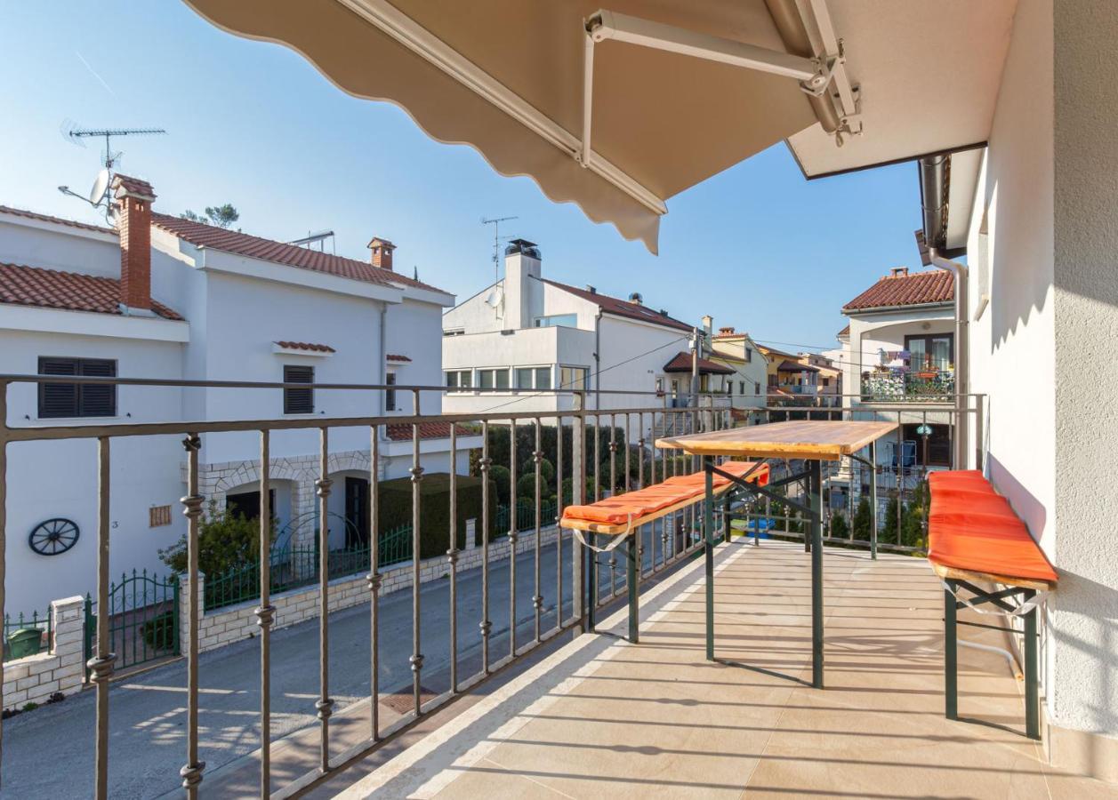 Alex - 100 Meters From Appartement Poreč