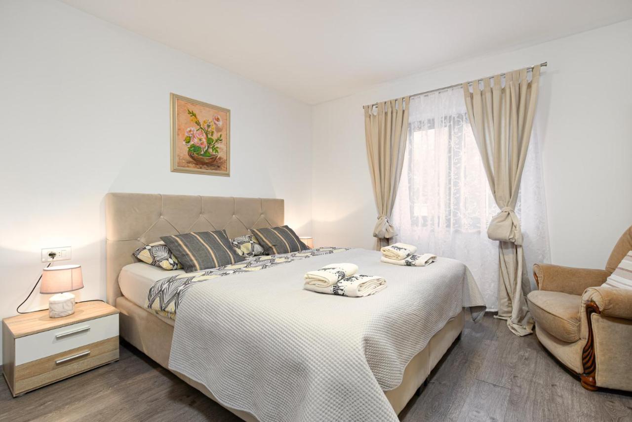 Apartman Alex - 100 Meters From *